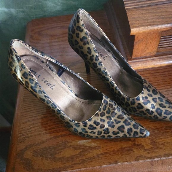 Animal print heels, size 7.5 (Wet Seal) - Picture 1 of 3